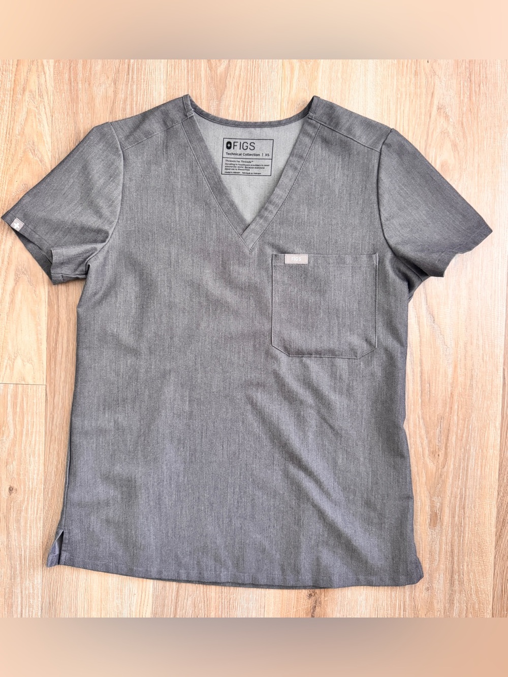 FIGS Technical Collection Scrub Gray Top Women XS